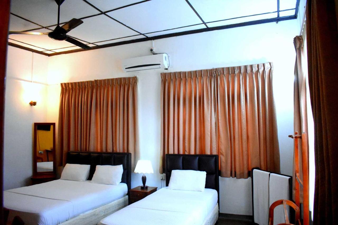 Old Park Villa 자프나 외부 사진